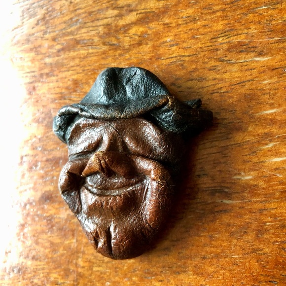 Vintage Leather Smiling Face with Floppy Hat Brooch Pin - Picture 2 of 6